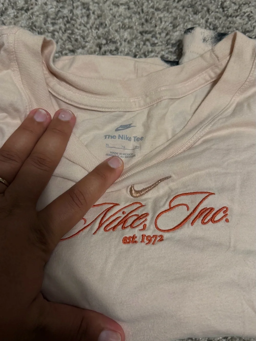 Nike Men’s Pale Pink Short-Sleeve Tee with Black Tie-Dye Accent